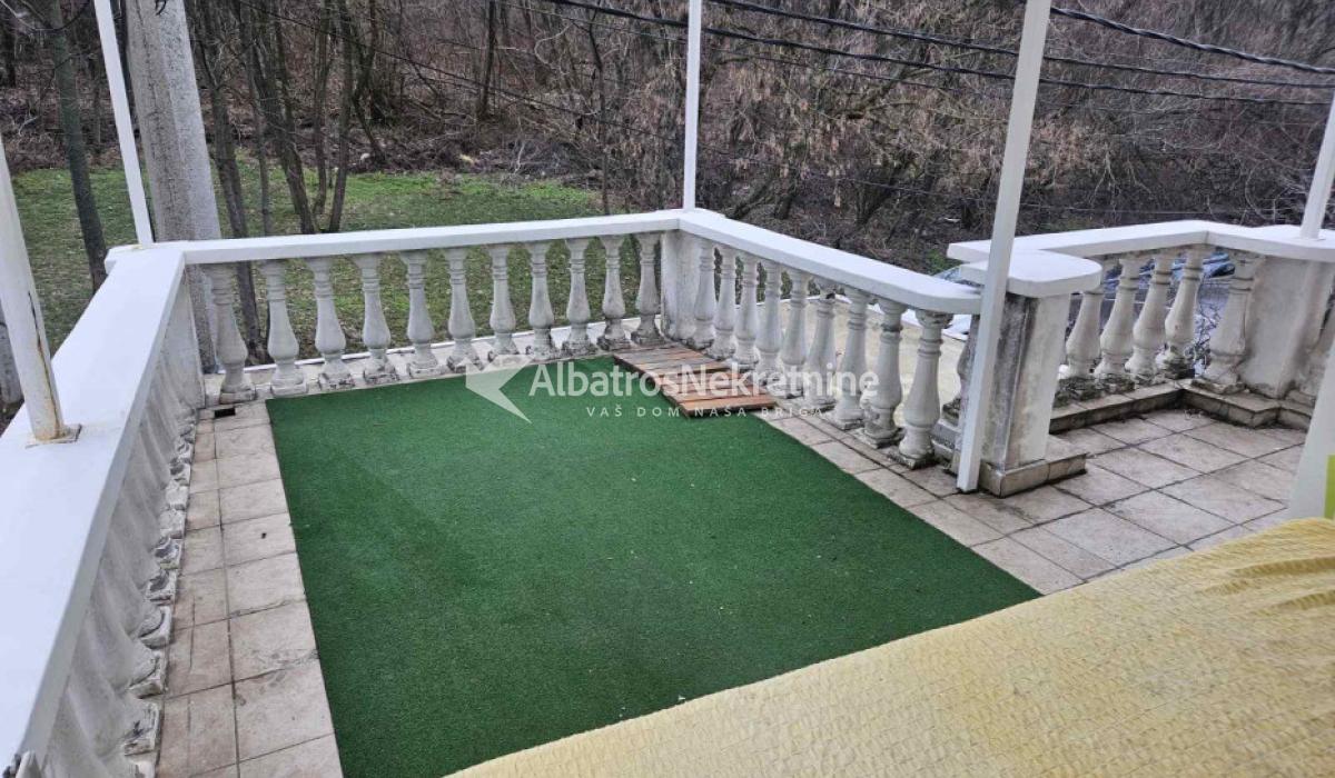 Lux kuca kod Olimpa Zvezdara 217m2