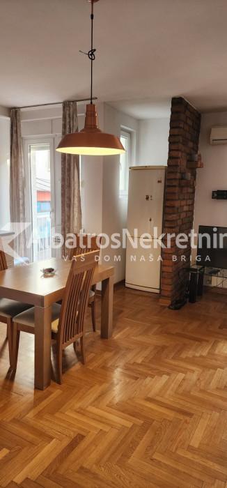 Dvosoban stan 62m2 -50m od Hrama-rezije 100eur