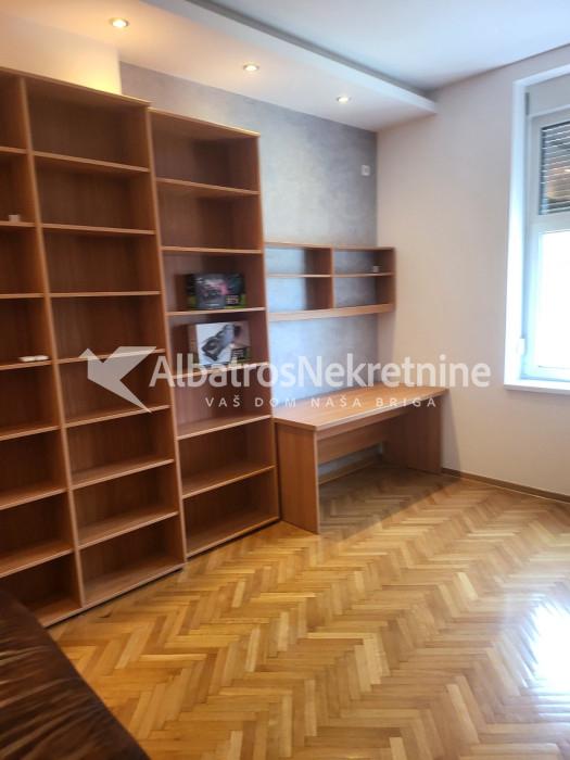 Salonac Miran Svetao kod Beogradjanke, 100m2