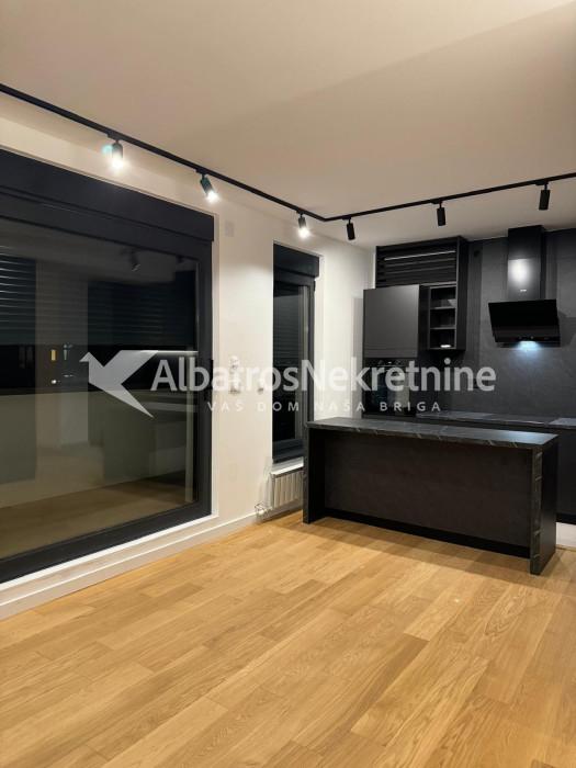 Vukov spomenik-Penthouse 75m2 sa 1 garažnim mestom