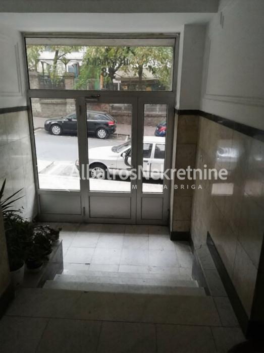Lux trosoban stan/poslovni prostor 60m2, Cetinjska