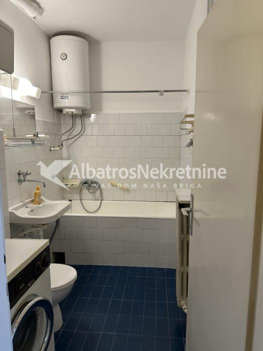 Namešten 2-soban stan u blizini Botaničke bašte