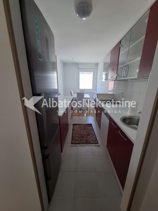 2 soban stan, Zira, Vuk, Centar, parking mesto