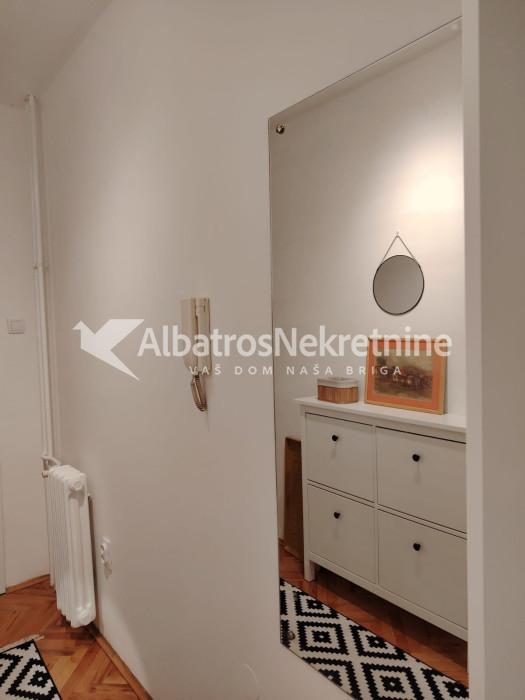 CENTAR, Bircaninova upravo renoviran stan