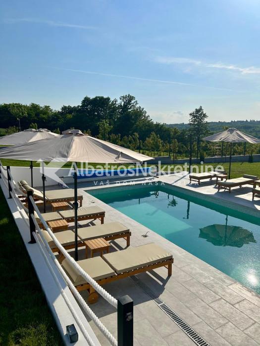 Kuca sa bazenom 147kv, plac 17,5ari, bez ulaganja.