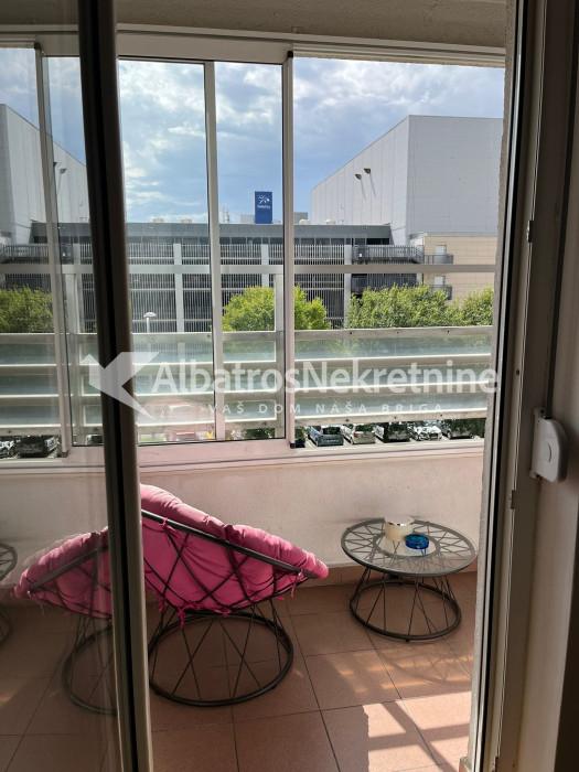 Dvosoban stan 60 m² polunamešten - Belvil Blok 67