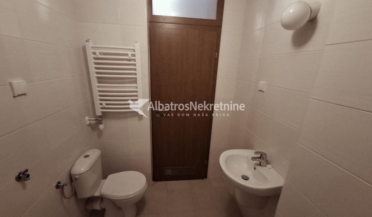 2 soban stan, Zira, Vuk, Centar, parking mesto