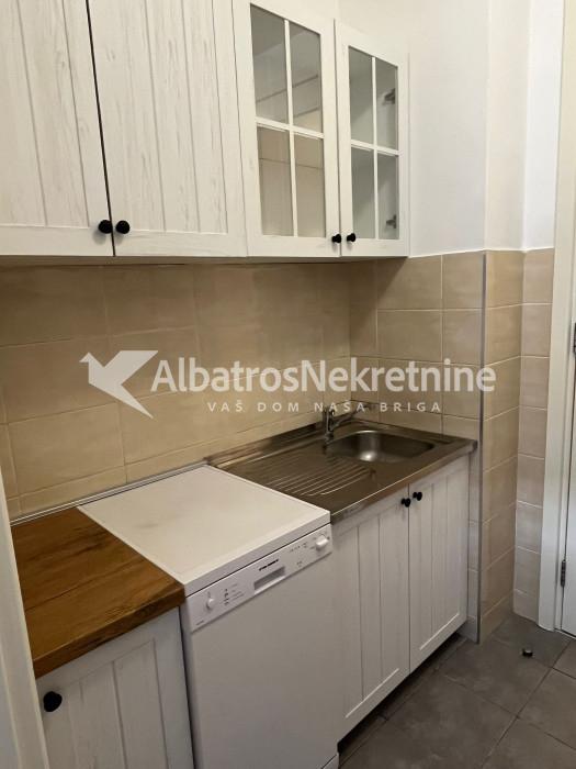 Dvosoban stan 60 m² polunamešten - Belvil Blok 67