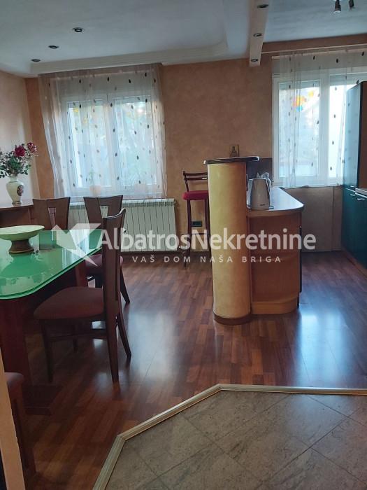 Lux stan u Zemunu, teretana, garaza, izdavanje
