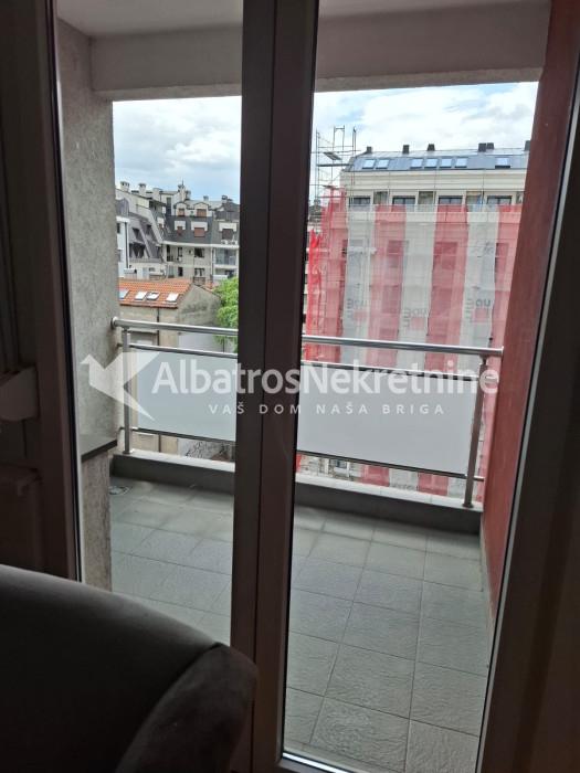 2 soban stan, Zira, Vuk, Centar, parking mesto