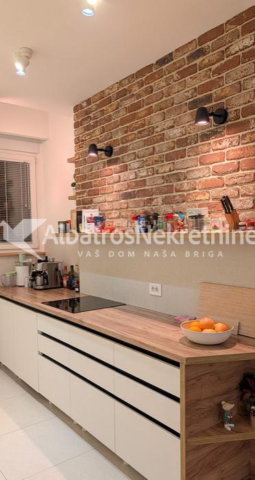 Kompletno renoviran stan – pešačka zona, Uskočka