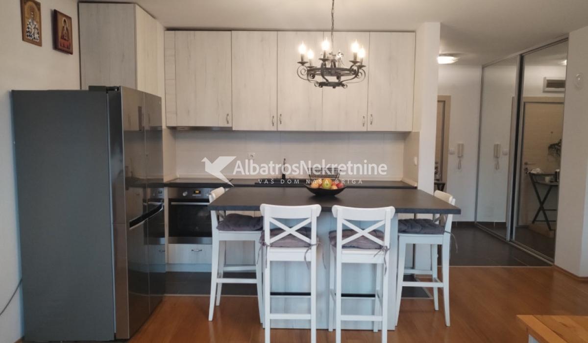 Dvosoban stan 50m2, Karaburma
