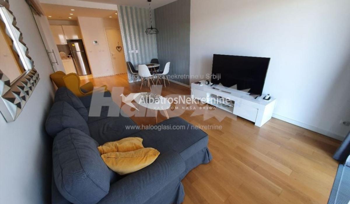 Lux, Kompleks West 65