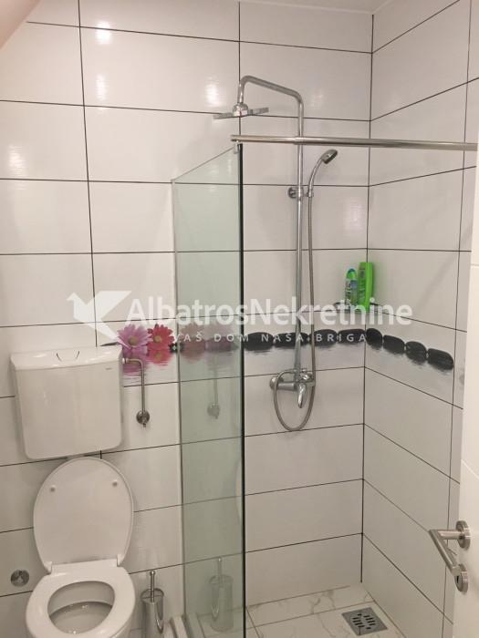 LUX sredjen stan,Trnska kod Kalenić pijace, Vračar