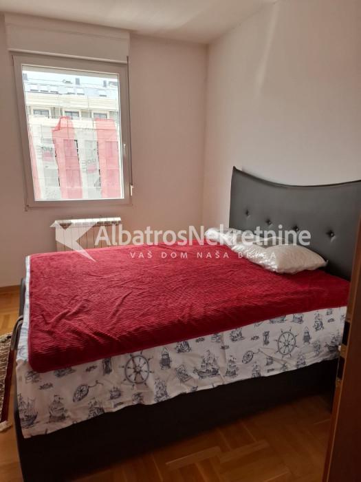 2 soban stan, Zira, Vuk, Centar, parking mesto