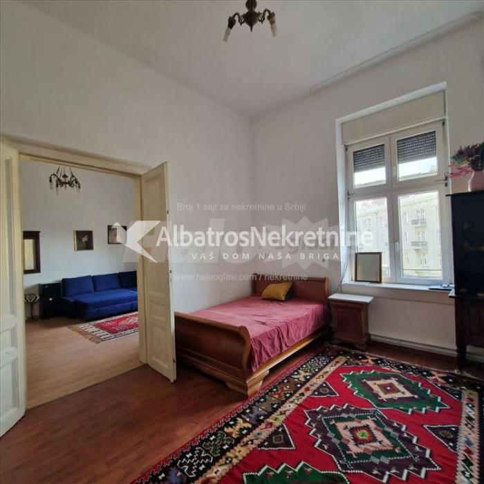 Jedinstven atraktivan Salonac u centru