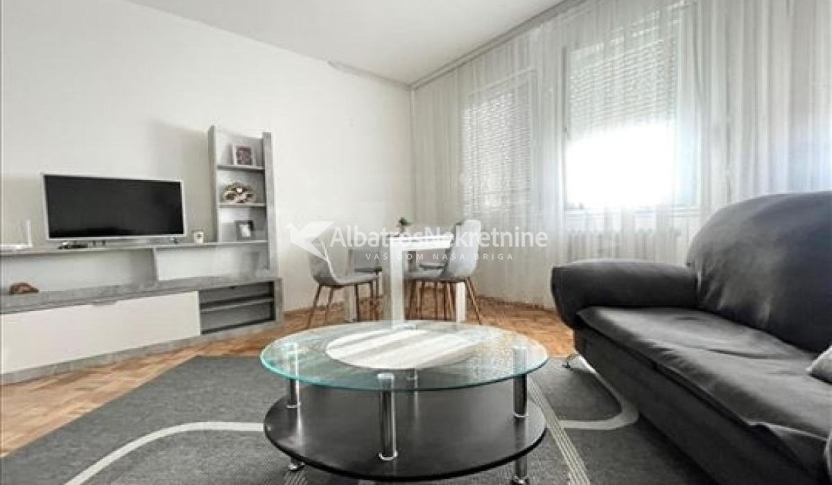 NOV trosoban stan,70m²,Svetao,Kompletno opremljen