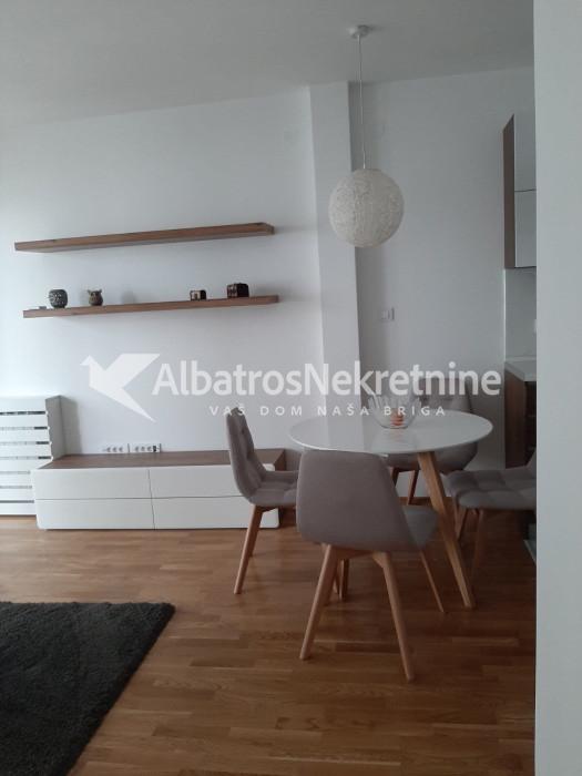 Dvosoban stan u naselju Sunnyville 45m2
