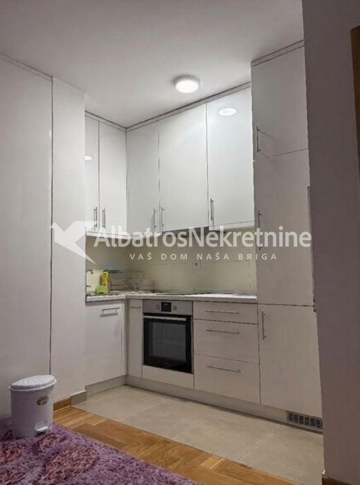 TOP ponuda, LUX, 40m2, 2.0, Crveni krst