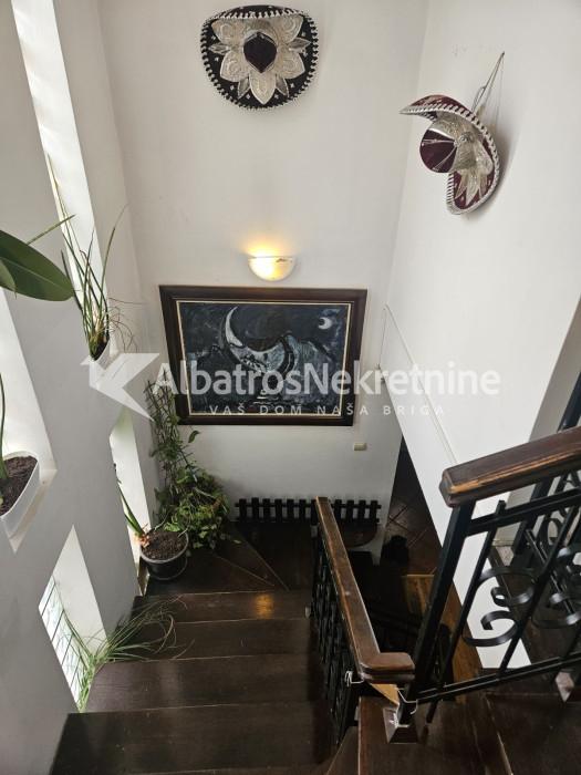 Lux kuca kod Olimpa Zvezdara 217m2