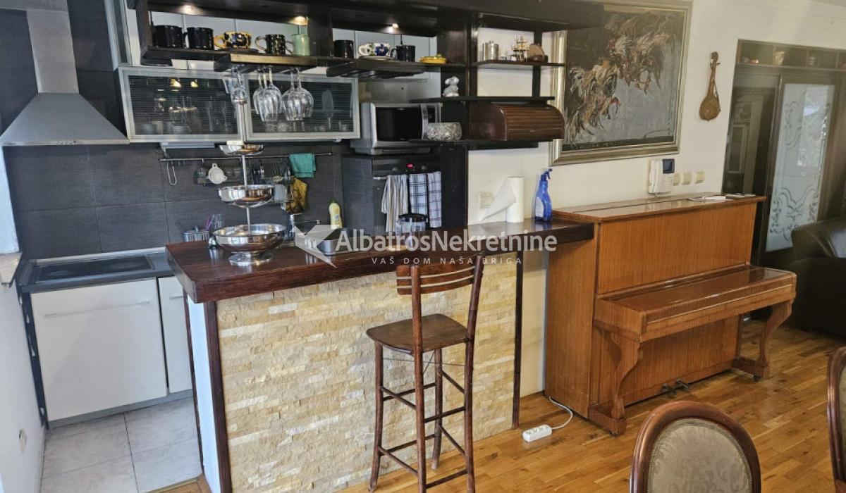 Lux kuca kod Olimpa Zvezdara 217m2