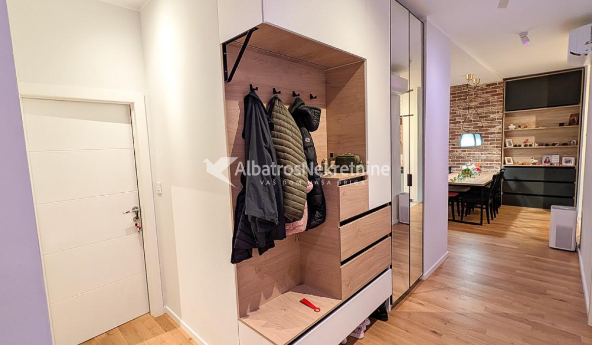 Kompletno renoviran stan – pešačka zona, Uskočka