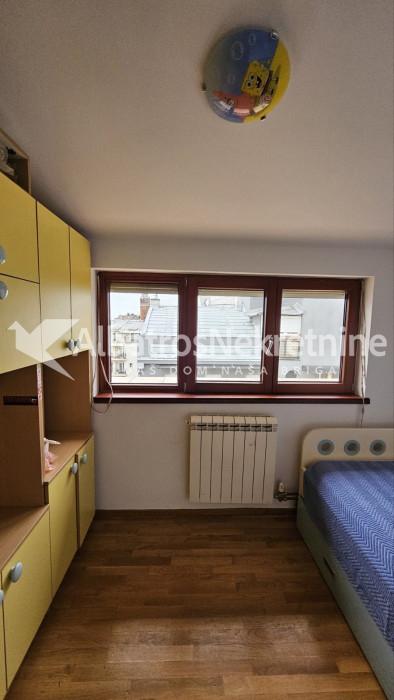 LUX, stan na Zvezdari