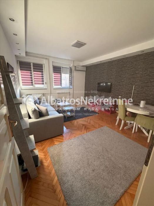 Renoviran i kompletno namešten stan u Dalmatinskoj