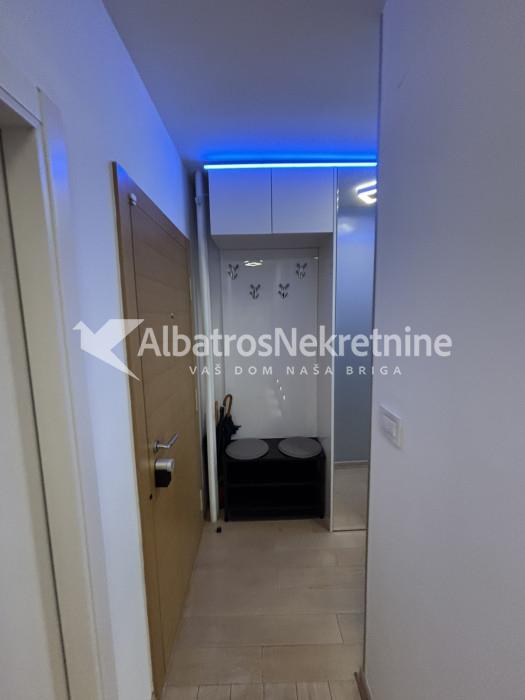 Blok 22, Sava centar, luksuzan, garaza, sve novo
