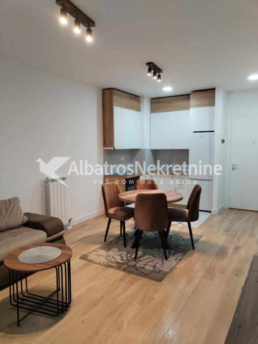 Novi Beograd, Blok 65, 2.0 soban Newport, namešten