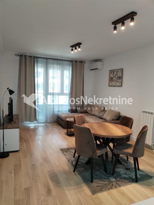 Novi Beograd, Blok 65, 2.0 soban Newport, namešten
