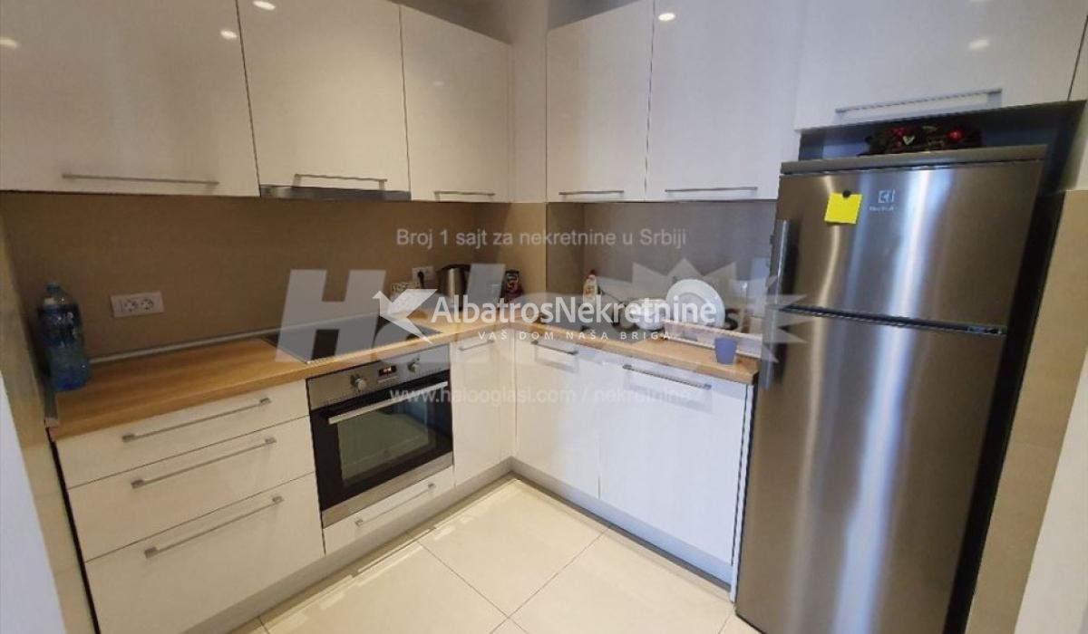 Lux, Kompleks West 65