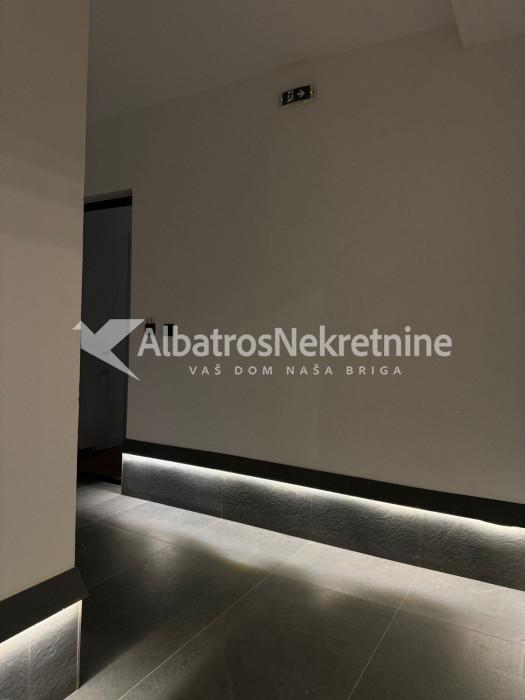 Vukov spomenik-Penthouse 75m2 sa 1 garažnim mestom