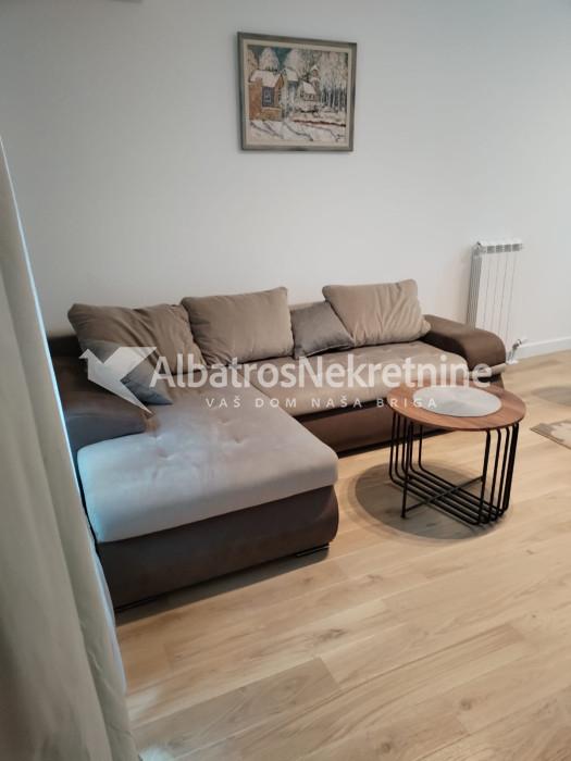 Novi Beograd, Blok 65, 2.0 soban Newport, namešten
