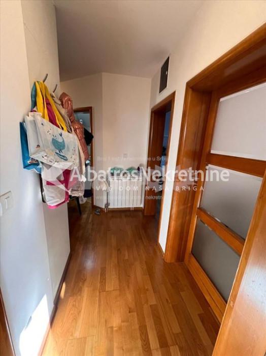 Novi Beograd, Stolarska, Uknjizen