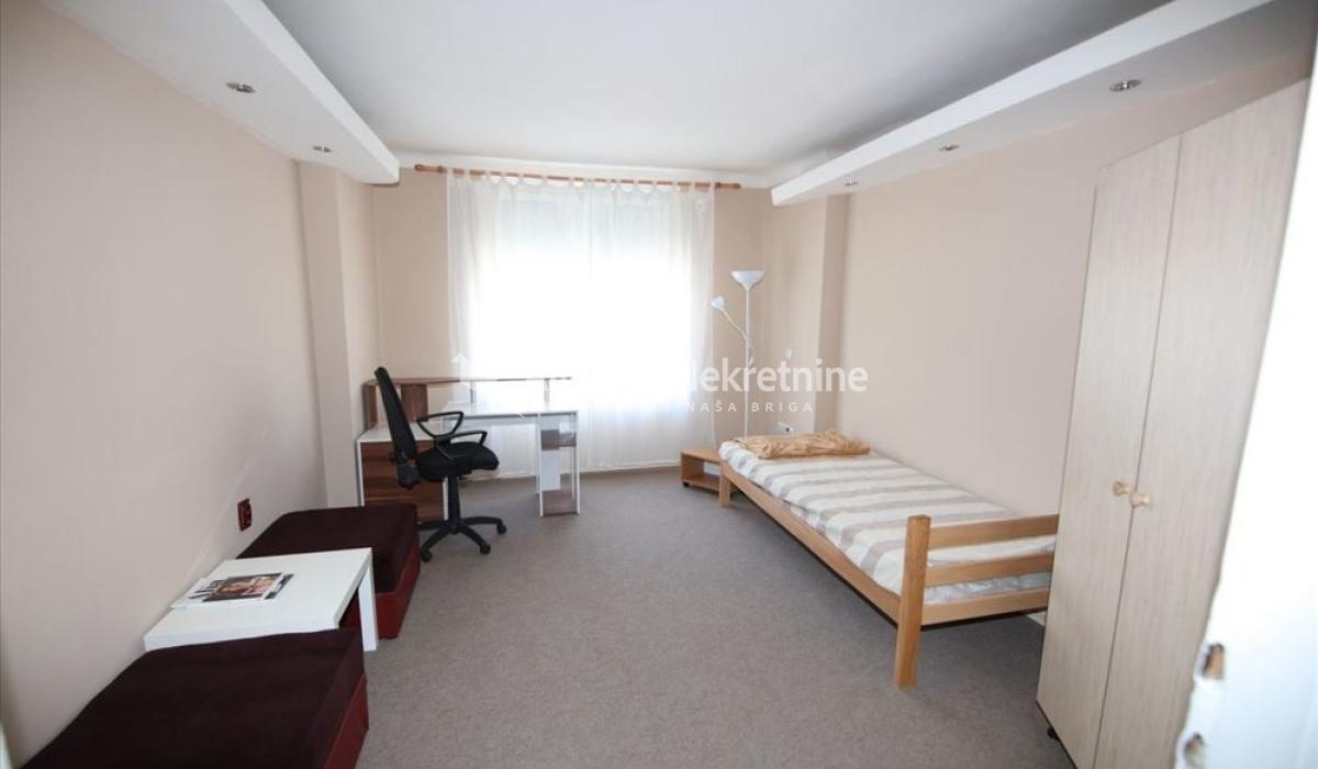Četvorosoban stan,Ruzveltova