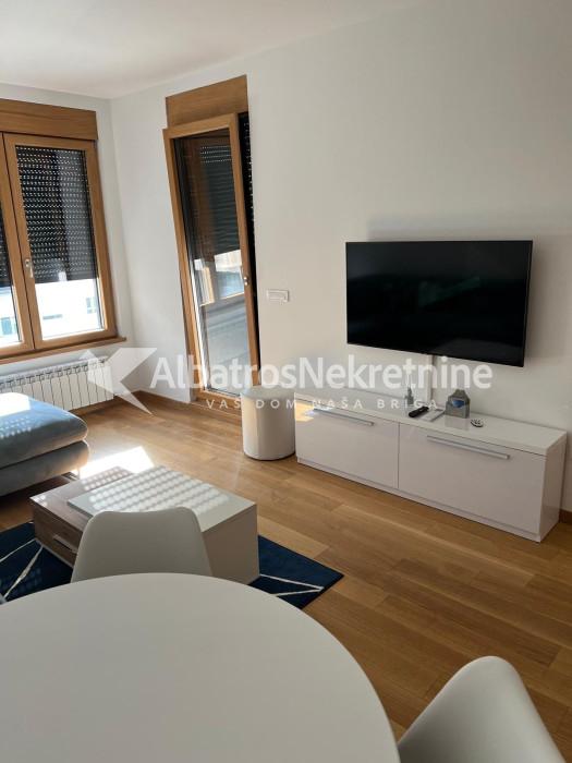 EX ING 65 2.0 - potpuno namešten + garaža