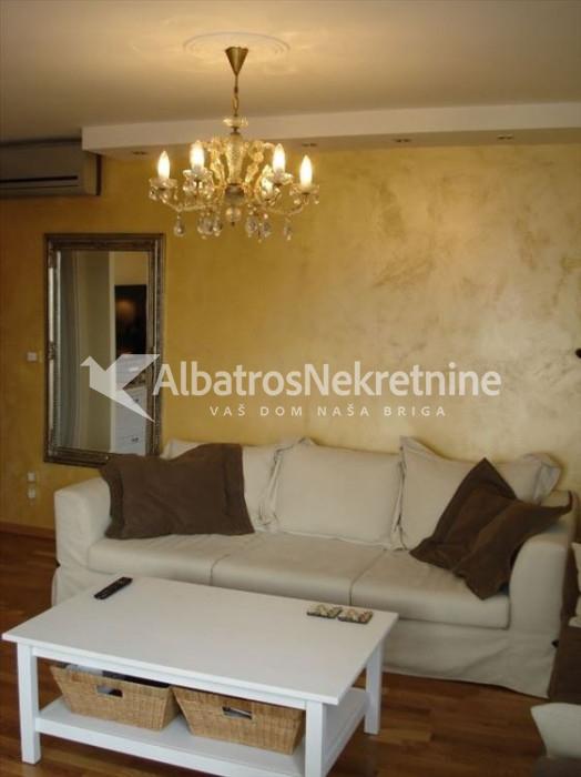 Galenika, potpuno renoviran stan - 52 kvadrata
