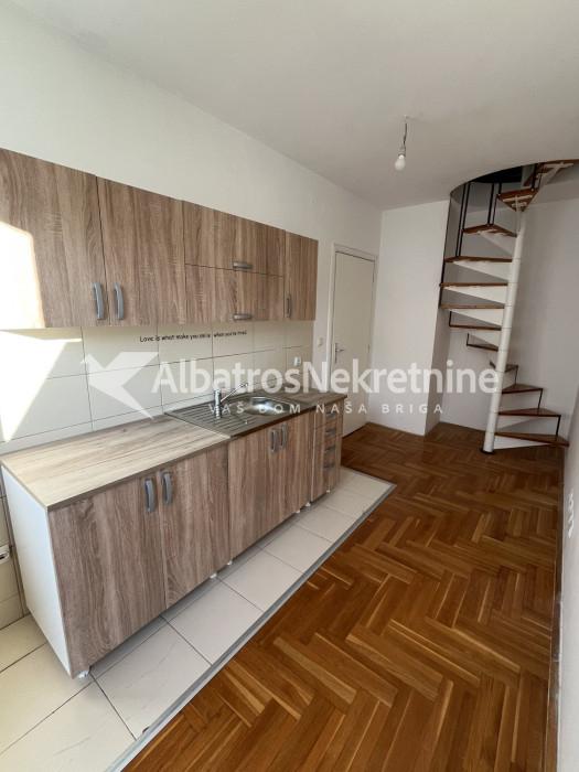 Duplex stan na Karaburmi 74m2