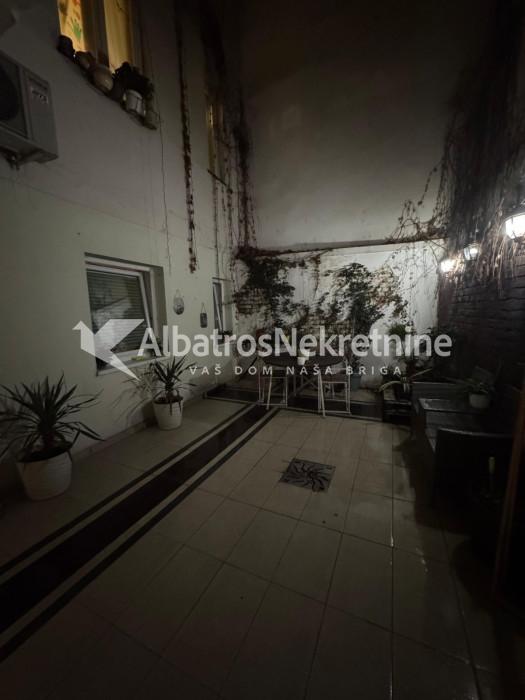 Stan sa dvoristem centar Bg 50mkv