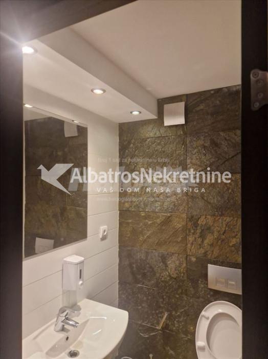 Ekskluzivni Duplex sa bazenom-Dedinje, 180m2