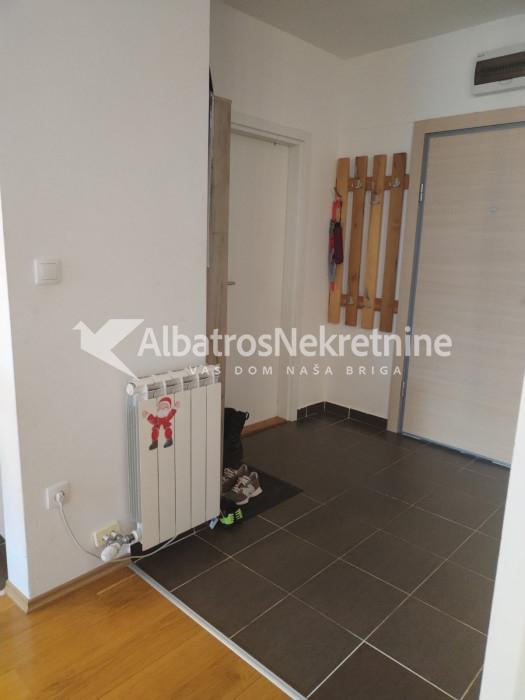 Dvosoban stan 50m2, Karaburma