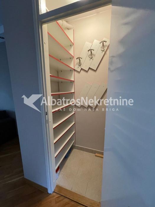 Stan 23. blok sa garažom