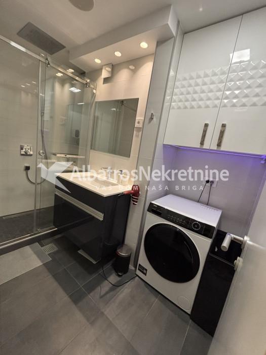 Blok 22, Sava centar, luksuzan, garaza, sve novo