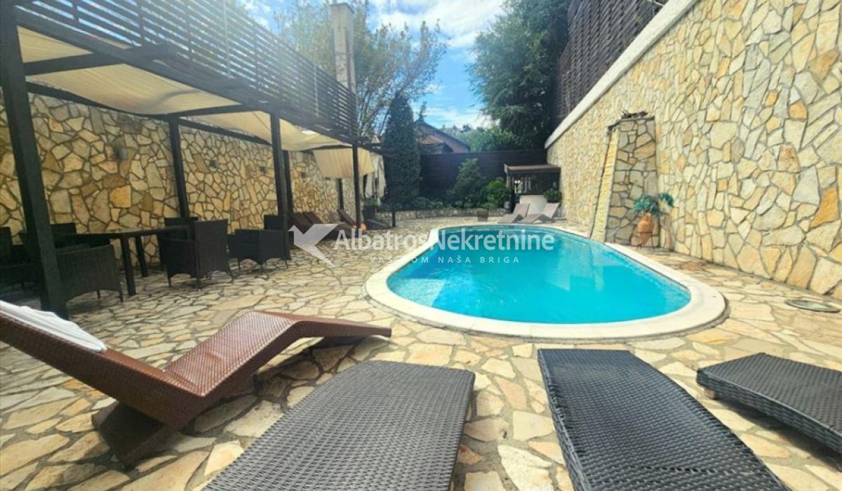 Ekskluzivni Duplex sa bazenom-Dedinje, 160m2