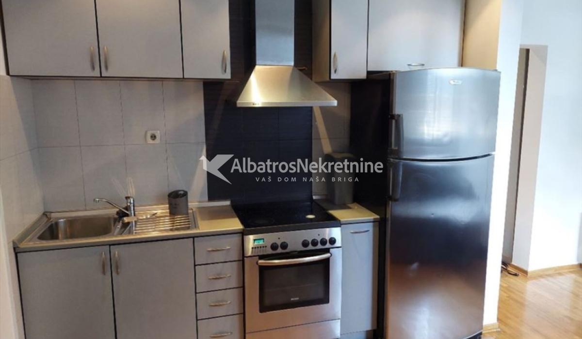 Lux garsonjera 21m2, Stevana Dukića, Karaburma