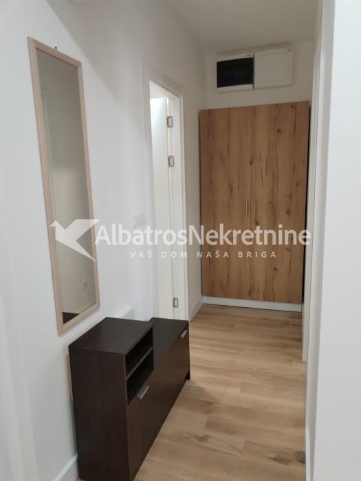 Novi Beograd, Blok 65, 2.0 soban Newport, namešten