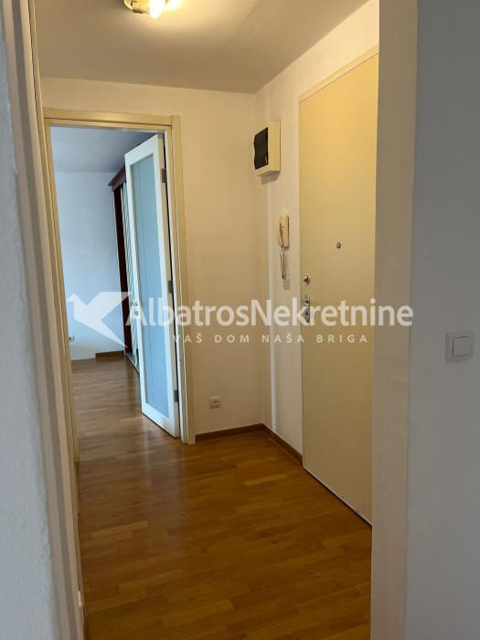 Dvosoban stan 60 m² polunamešten - Belvil Blok 67