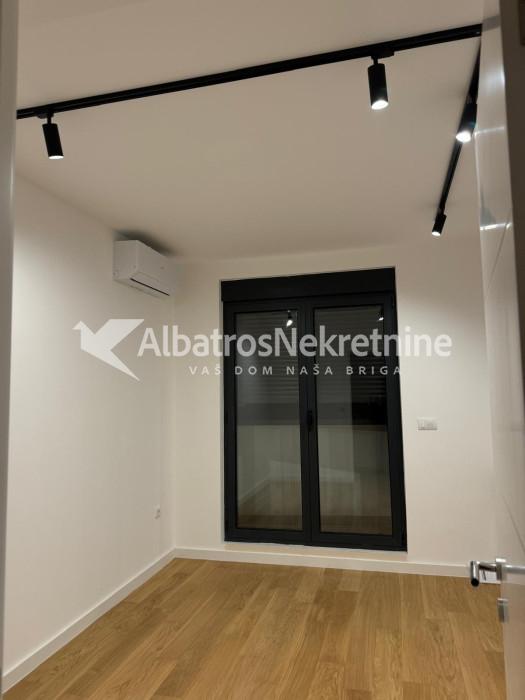 Vukov spomenik-Penthouse 75m2 sa 1 garažnim mestom