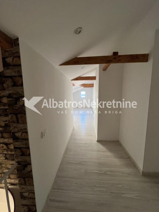 Duplex stan na Karaburmi 74m2